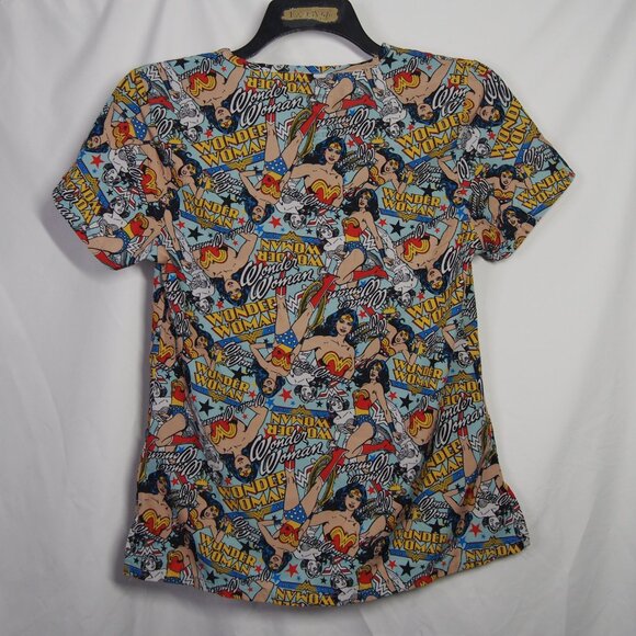 Wonder Woman Comic Art V-Neck Scrubs Top Size M/L - Picture 4 of 10